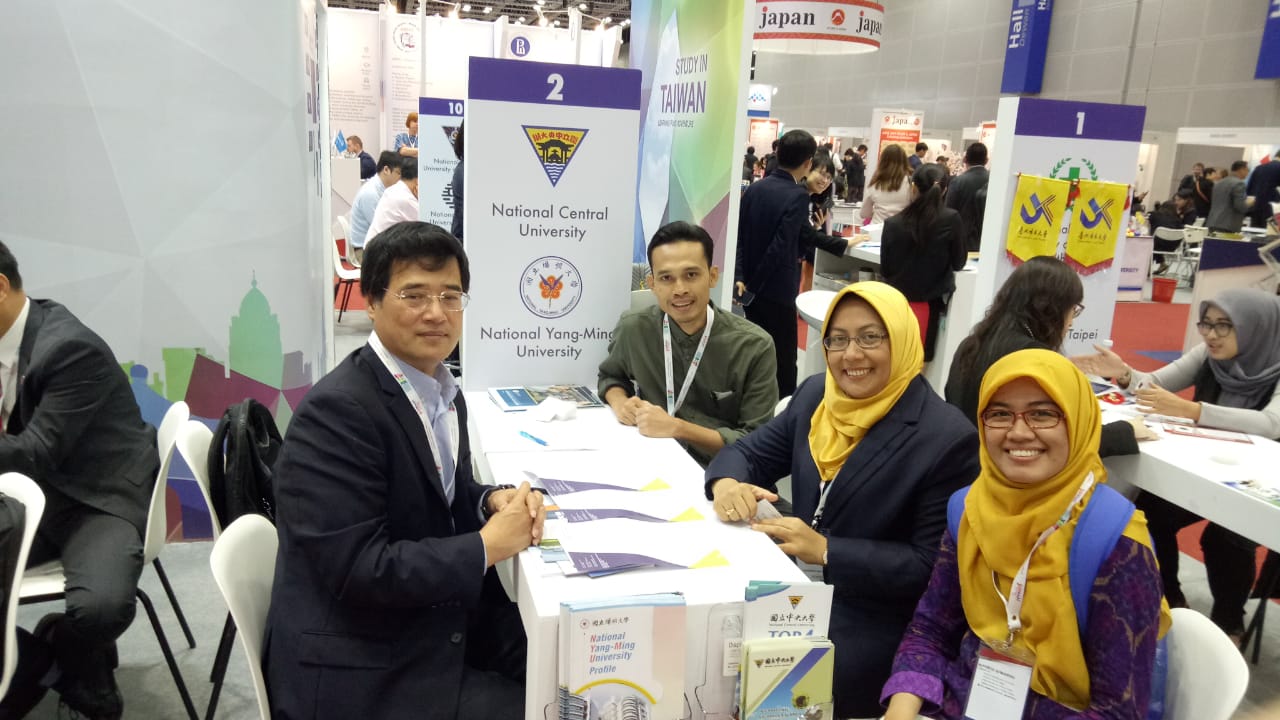 FEB Unair in International Education Expo at Malaysia 26 Mar 2019 with National Central Univ